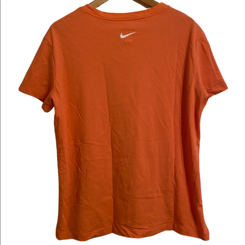 Nike women’s shirt